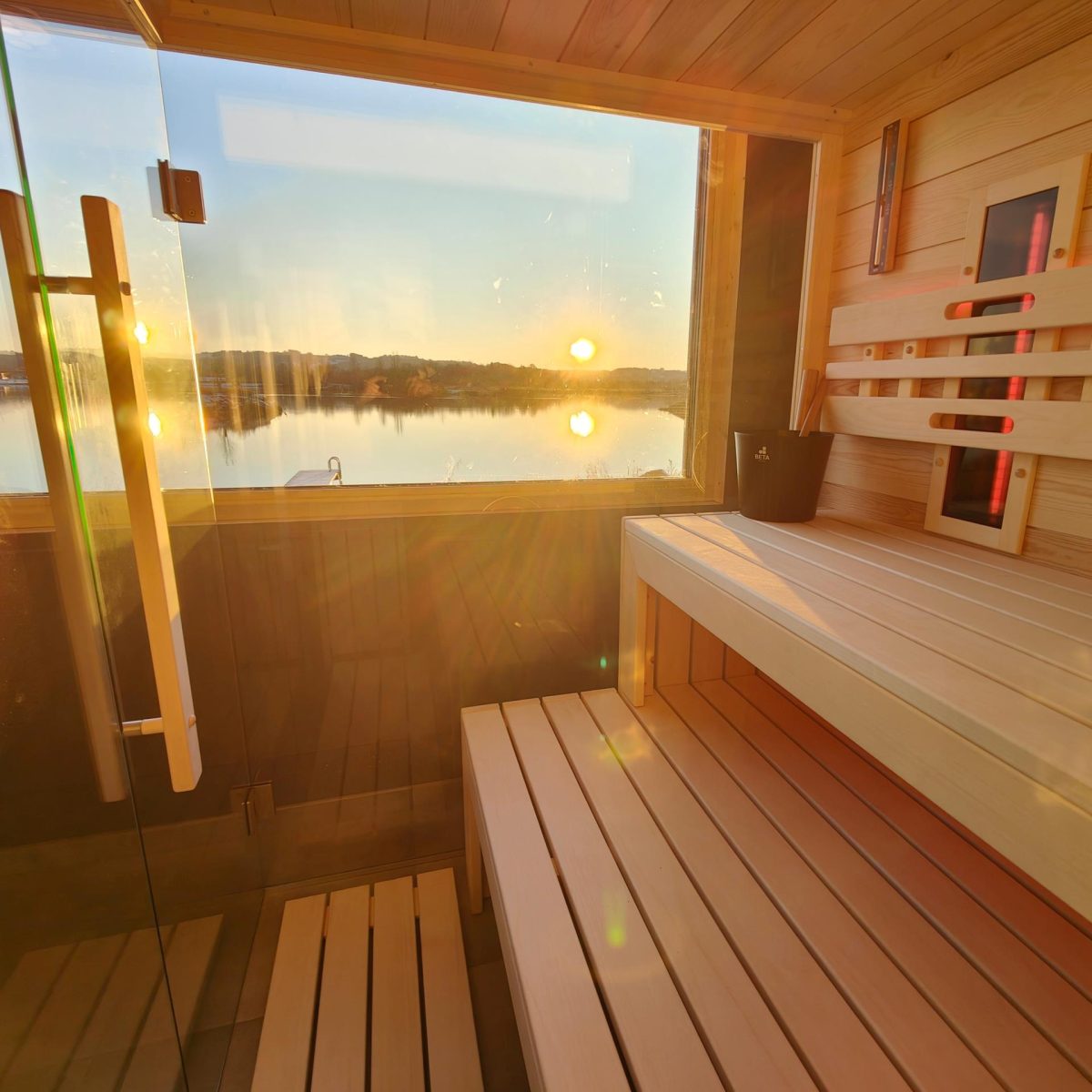 Sauna mit Blick auf den See