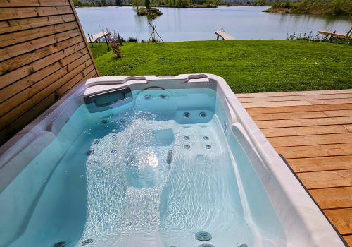 Whirlpool mit 26 Massagedüsen
